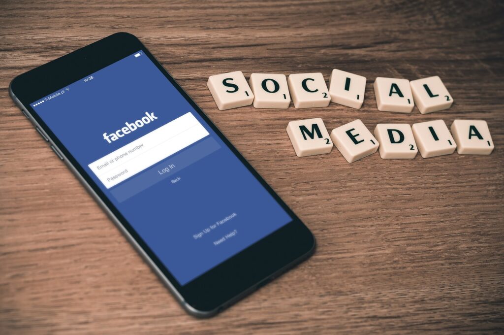 g802a8db4a5120c6f5df36efbb6cc471459236dd6d7b58aa6bbf6ff4b9feaf27846dcaf6cb747acc105a3c0560bb6407f_1280-763731 social media, facebook, smartphone, iphone, mobile, media, web, internet, social network, social networking, multimedia, social media, social media, social media, facebook, facebook, facebook, facebook, facebook